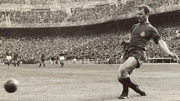 Referente del Barcelona en los 50, Kubala jugó para tres selecciones distintas (Hungría, Checoslovaquia y España), aunque no logró asistir al torneo mundial de selecciones nunca.