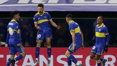 Boca Juniors' Paraguayan midfielder Oscar Romero (2-L) celebrates with teammates after scoring a free-kick against Platense during their Argentine Professional Football League tournament match at La Bombonera stadium in Buenos Aires, on August 6, 2022. (Photo by Alejandro PAGNI / AFP)