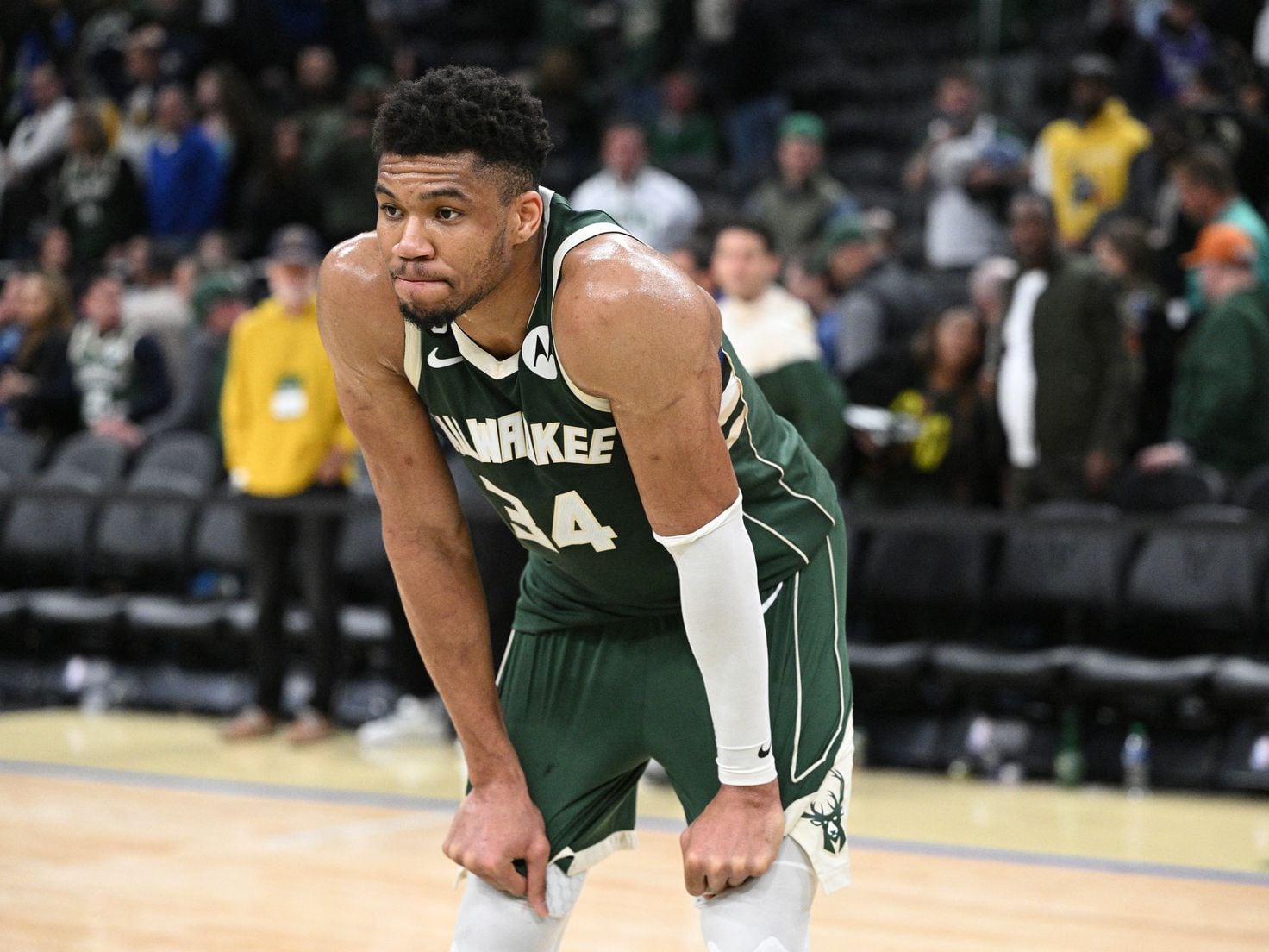 What Can Giannis Antetokounmpo Do With His Hands?