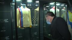 Las históricas camisetas de Maradona que se subastan en Chile
