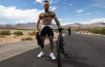 Conor McGregor tras una salida en bicicleta por Las Vegas para mejorar su resistencia.