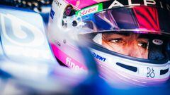 Fernando Alonso dentro del Alpine A522 duante la temporada 2022.
