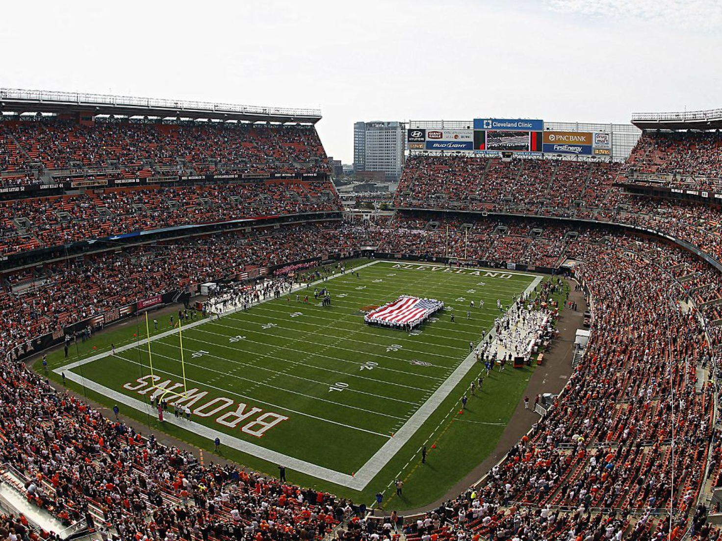 Golf cart driver does donuts in Cleveland Browns stadium, damaging