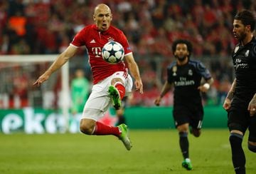 In August 2009 Madrid decided to sell Robben to Bayern Munich