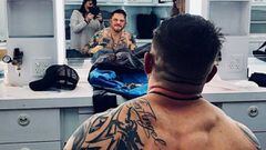 Tom Hardy ya luce su tatuaje dise&ntilde;ado por DiCaprio tras perder una apuesta.