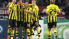 Los jugadores del Borussia celebran uno de sus cuatro goles.