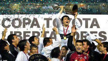 Olimpia de Paraguay tiene tres conquistas en su haber (1979, 1990 y 2002). En la actual edición de la Copa Libertadores, El Decano comparte el pelotón 7 junto con los Pumas de la UNAM, el Emelec y el Deportivo Táchira. La imagen corresponde a la celebración del título continental en 2002, cuando el conjunto paraguayo derrotó en la Final al Sao Caetano.