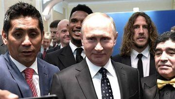 La imagen ronda las redes sociales, en la que el histórico portero mexicano aparece en la toma con el Presidente de Rusia y el mítico futbolista argentino.