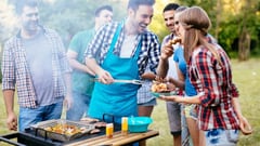 Memorial Day cookouts are on the agenda for many who want to celebrate the unofficial first day of summer. Here’s how to cook safely in the great outdoors.