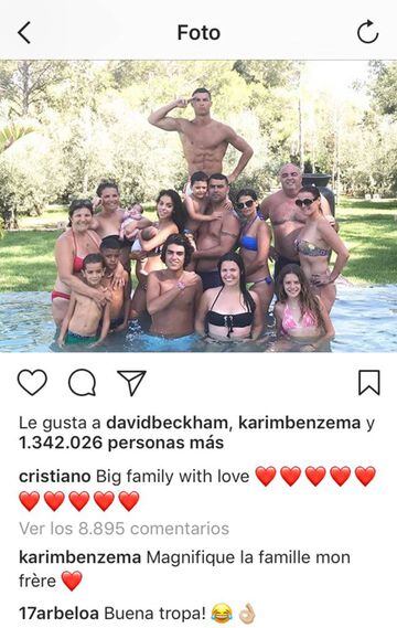 Los comentarios de Benzema y Arbeloa en la foto familiar de las vacaciones de Cristiano Ronaldo