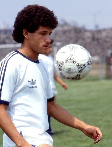 Líder del ataque mexicano en 1985, el Abuelo logró marcar para el Tri en la competencia organizada en la Unión Soviética, tras su participación se empezó a ganar un lugar en el equipo mayor