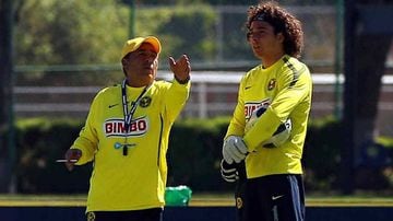 El “Maestro” dejó huella en el Club América y es considerado uno de los más grandes extranjeros en la historia del club y de la Liga MX. También ha tenido experiencia como entrenador de las Águilas, Tampico Madero, Atlas, Tigres, Querétaro y León, por mencionar algunos equipos. 
