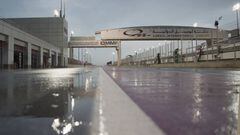 La pista de Losail en Qatar azotada por la lluvia.