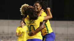 La selecci&oacute;n femenina de Brasil Sub-20 celebra uno de sus goles ante Paraguay.