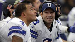 ARLINGTON, TX - NOVEMBER 20: Tony Romo #9 talks with Dak Prescott #4 and Mark Sanchez #3 of the Dallas Cowboys on the bench during the first half of the game against the Baltimore Ravens at AT&amp;T Stadium on November 20, 2016 in Arlington, Texas.   Ronald Martinez/Getty Images/AFP == FOR NEWSPAPERS, INTERNET, TELCOS &amp; TELEVISION USE ONLY ==