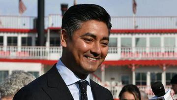 Cincinnati mayor Aftab Pureval was a good sport in this video promoting the Chiefs vs Bengals game after being trolled for his joke video attempt last year.