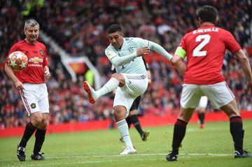MANCHESTER, ENGLAND - MAY 26: Giovane Elber of FC Bayern Legends in action during the Manchester United '99 Legends v FC Bayern Legends at Old Trafford on May 26, 2019 in Manchester, England. (Photo by Nathan Stirk/Getty Images)