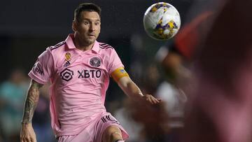FORT LAUDERDALE, FLORIDA - SEPTEMBER 20: Lionel Messi #10 of Inter Miami controls the ball during the first half during a match between Toronto FC and Inter Miami CF at DRV PNK Stadium on September 20, 2023 in Fort Lauderdale, Florida.   Carmen Mandato/Getty Images/AFP (Photo by Carmen Mandato / GETTY IMAGES NORTH AMERICA / Getty Images via AFP)