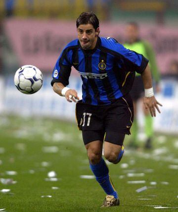El jugador italiano militó en el Inter de Milán en dos etapas diferentes: desde el 2002 hasta el 2005 y la temporada 2006-2007.