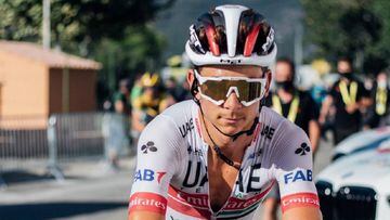 Davide Formolo, antes de tomar la salida de una etapa en el Tour de Francia.