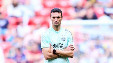 BILBAO, SPAIN - MAY 28:  Head coach of Argentina Lionel Scaloni looks on at San Mames Stadium Camp on May 28, 2022 in Bilbao, Spain. Argentina will face Italy in Wembley on June 1 as part of the Finalissima Trophy. (Photo by Juan Manuel Serrano Arce/Getty