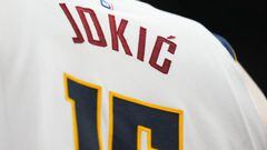Nikola Jokic destrona, 56 años después, el récord de Wilt Chamberlain