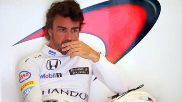 SPIELBERG, AUSTRIA - JULY 01:  Fernando Alonso of Spain and McLaren Honda looks on in the garage during practice for the Formula One Grand Prix of Austria at Red Bull Ring on July 1, 2016 in Spielberg, Austria.  (Photo by Dan Istitene/Getty Images)
 PUBLICADA 02/07/16 NA MA29 1COL
 PUBLICADA 03/07/16 NA MA01 1COL