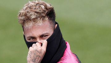 Neymar: Barcelona director says deal is 'closer' after PSG talks