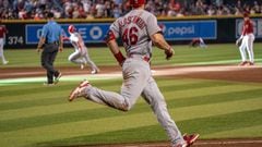 The St. Louis Cardinals had an eight-run top of the ninth against the Arizona Diamondbacks to win their sixth straight game where Albert Pujols hit two HRs.
