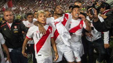 1X1 de Perú: brillantes Tapia, Cueva, Farfán y todo el equipo
