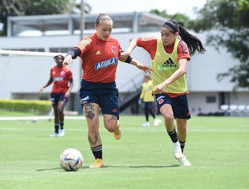 La Selección Sub 20 realizó su primera práctica en Costa Rica pensando en su debut en el Mundial Femenino. Carlos Paniagua tuvo a su disposición 18 jugadoras.