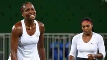 Día 1 | Las hermanas Williams quedaron eliminadas en primera ronda de  del torneo de dobles de tenis en Río 2016. Con ello Venus y Serena sufrieron su primera derrota en 16 años, tras cuatro Juegos Olímpicos.