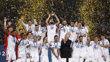 El capitán del Real Madrid eleva el trofeo del Mundial de Clubes como campeones por 8ª vez.