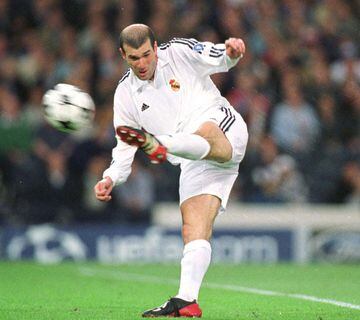 Volea de Zidane en la final de la Champions League frente al Bayer Leverkusen.