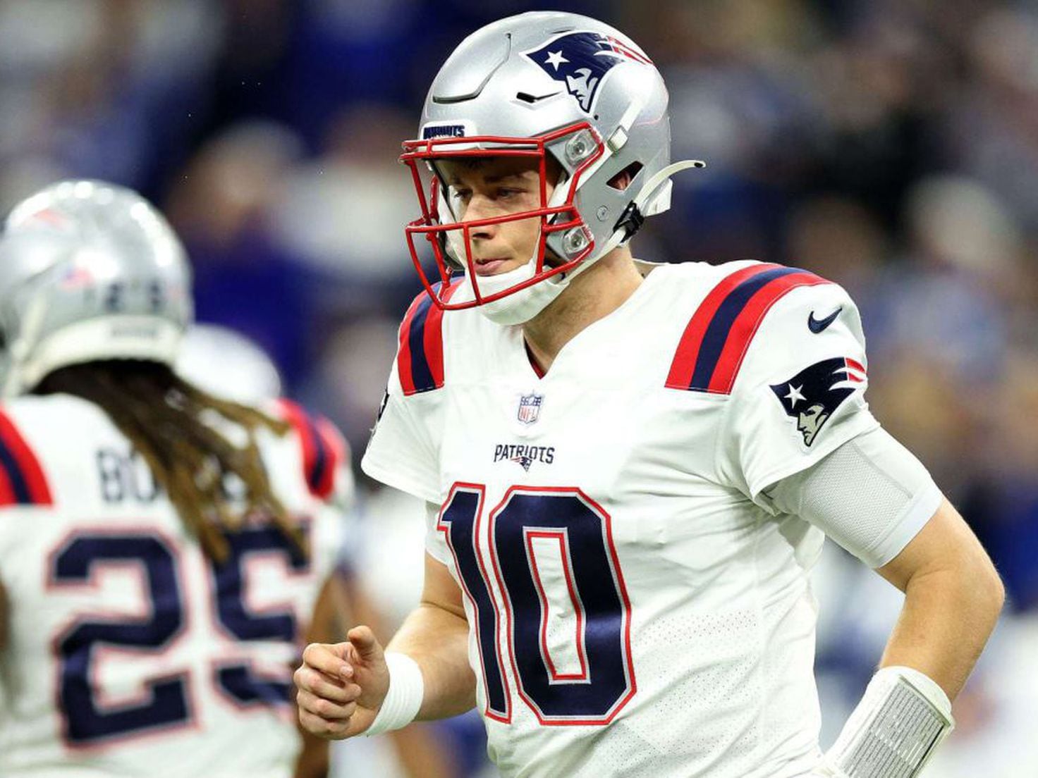 NFL picks Week 13: Patriots or Bills with AFC East lead at stake?