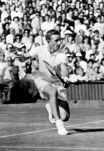 Ha conseguido 3 veces proclamarse Campeón del Open de Australia en 1960, 1962 y 1969.
