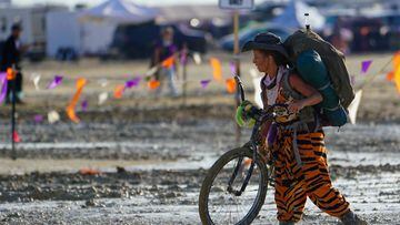 Wait times to exit Burning Man drop after flooding left tens of thousands  stranded in Nevada desert