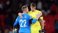 Soccer Football - UEFA Nations League - Group C - England v Germany - Wembley Stadium, London, Britain - September 26, 2022 Germany's Marc-Andre ter Stegen and England's Nick Pope after the match Action Images via Reuters/Carl Recine