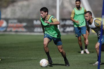 Sergio Ruiz, durante el entrenamiento de esta mañana en la Ciudad Deportiva de la UD Las Palmas.