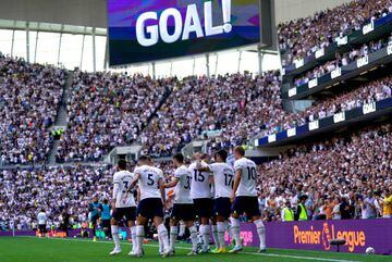 El Tottenham celebra uno de los goles de Eric Dier