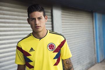 James Rodríguez in Colombia's new shirt.