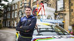 El seleccionador espa&ntilde;ol de ciclismo Pascual Momparler posa en una entrevista para AS.