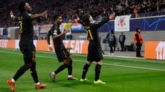 Vinicius y Rodrygo acuden a felicitar a Brahim por el gol que marcó en el RB Leipzig-Real Madrid de la ida de octavos de final de la Champions.
