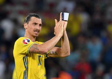 Zlatan Ibrahimovic says goodbye to Sweden but is expected to soon be saying hello to Manchester United.