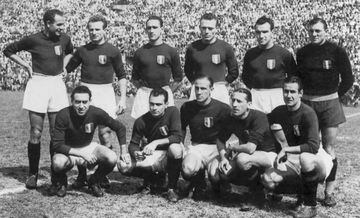 Con cinco partidos por jugarse, sumaron a sus vitrinas el título correspondiente a la temporada 1947-48