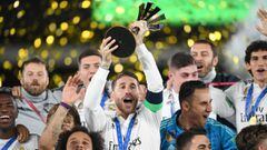 ABU DHABI, UNITED ARAB EMIRATES - DECEMBER 22:  Sergio Ramos of Real Madrid lifts the trophy following the FIFA Club World Cup UAE 2018 Final between Al Ain and Real Madrid at the Zayed Sports City Stadium on December 22, 2018 in Abu Dhabi, United Arab Em