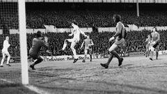 En abril de 1973, Tottenham y Liverpool se enfrentaron en las semifinales de la Copa de la UEFA con clasificaci&oacute;n de los reds para la final