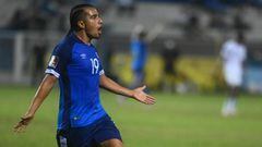 Gerson May&eacute;n festeja su gol con El Salvador