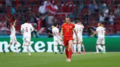 AMSTERDAM, NETHERLANDS - JUNE 26: Gareth Bale of Wales looks dejected after the Denmark second goal scored by Kasper Dolberg (Not pictured) of Denmark during the UEFA Euro 2020 Championship Round of 16 match between Wales and Denmark at Johan Cruijff Aren