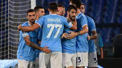 Lazio�s Spanish forward Luis Alberto (C) celebrates with teammates after scoring the opening goal  during the UEFA Europa League Group F first leg football match between SS Lazio and Feyenoord Rotterdam at the Olympic stadium in Rome on September 8, 2022. (Photo by Vincenzo PINTO / AFP)